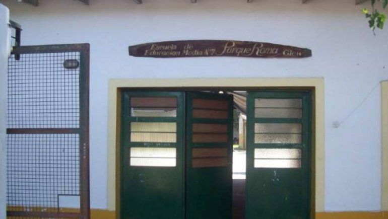 Una alumna, su hermana y su madre golpearon a la directora de un secundario