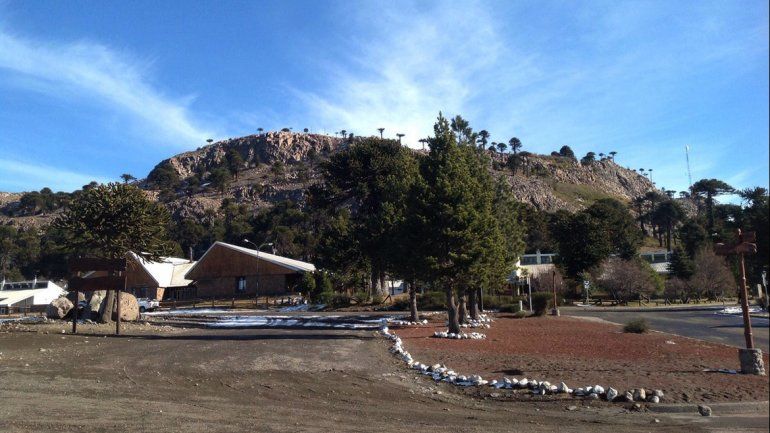 Cerro Caviahue sin nieve al 3 de julio de 2016.