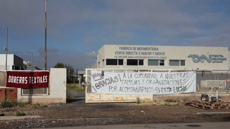 Tras 10 meses, las textiles se mudan y vuelven a trabajar
