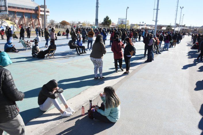 Empieza nueva etapa de vacunación a menores de 18 años