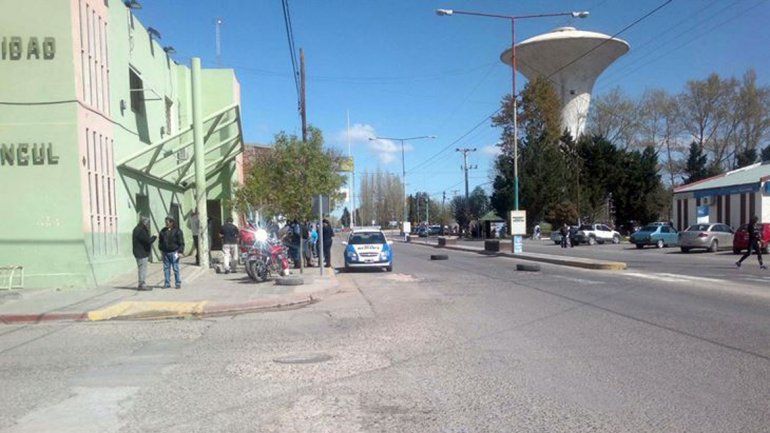 Municipales de Huincul siguen de paro y amenazan con profundizar las medidas