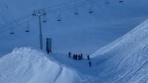 una avalancha en las lenas atrapo a cinco esquiadores