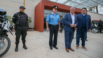 El gobernador Rolando Figueroa junto al intendente Mariano Gaido, en la presentación del dispositivo de seguridad.