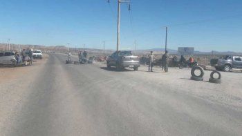 Piquete por varias horas en los accesos a Rincón de los Sauces
