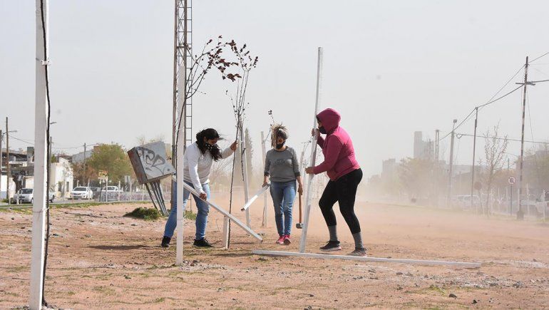 El Servicio Meteorológico Nacional (SMN) elevó la alerta climática que rige para casi toda la provincia.