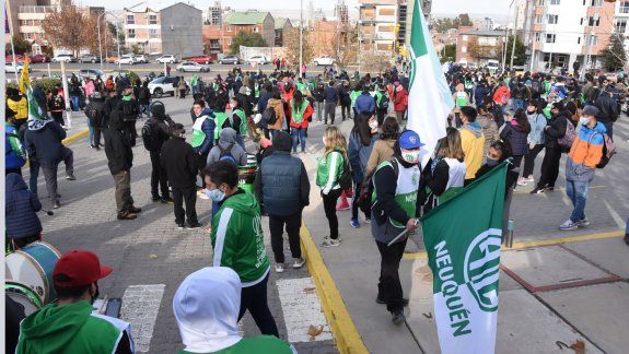 Por los porteros intoxicados