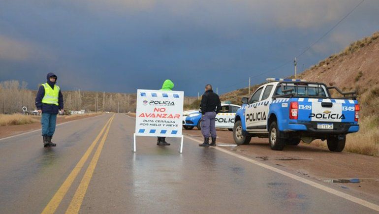 Inspector de tránsito sorprendido en una fiesta clandestina