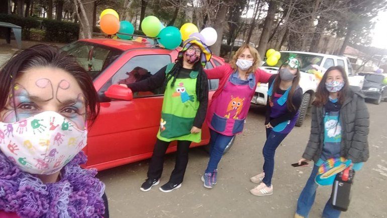 Dictaron sus clases por radio y revolucionaron a El Huecú