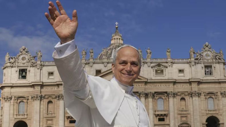 El papa León XIV inició su pontificado con una multitudinaria ceremonia en la plaza de San Pedro