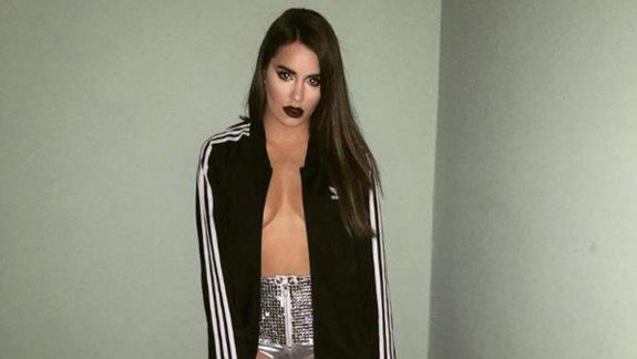 Lali, que se encuentra de gira, siempre sorprende con su figura de manera muy hot.