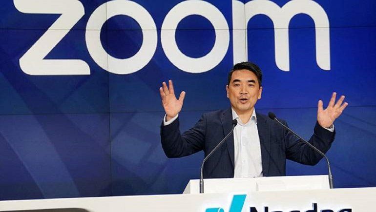 Eric Yuan, CEO de Zoom ya era millonario pero ahora es uno de los hombres más ricos del planeta.