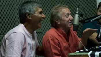 Strak junto al Conejo Díaz, en una de las entrevistas homenajes a los equipos cipoleños que jugaron en la Primera división. Strak junto al Conejo Díaz, en una de las entrevistas homenajes a los equipos cipoleños que jugaron en la Primera división.