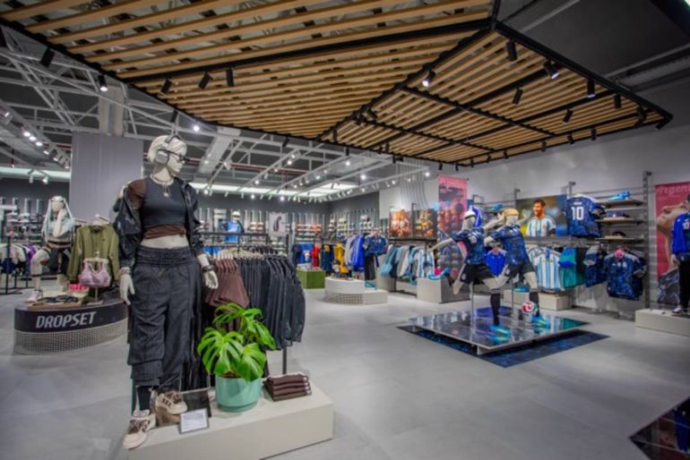 Adidas abrió su segunda tienda en Neuquén