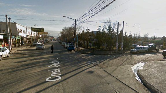 Iba con su mujer y su bebé en una moto