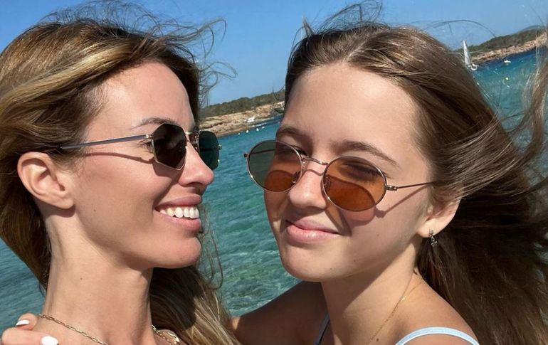Rocío Guirao Díaz y su hija Aitana.