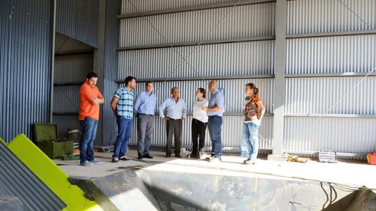 Quiroga estuvo acompañado por representantes de la fundación sin fines de lucro Doná Tu Basura.