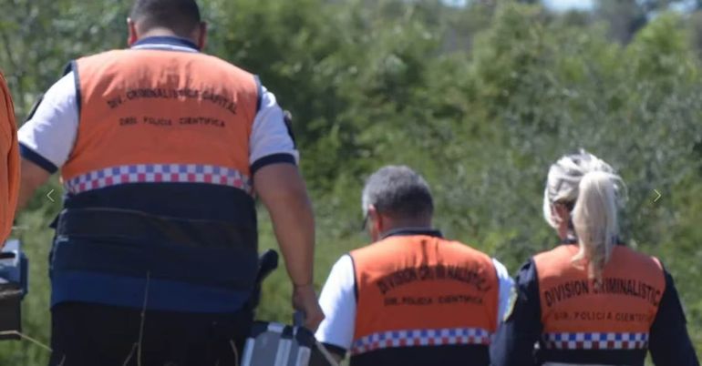 Rodolfo González asesinó a Claudia Carrizo en una escuela abandonada y envió fotos del cuerpo a la hija de la víctima. Rodolfo González asesinó a Claudia Carrizo en una escuela abandonada y envió fotos del cuerpo a la hija de la víctima.