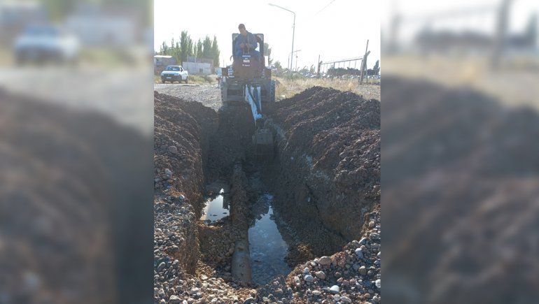 El EPAS repara una pérdida de agua en el Parque Industrial