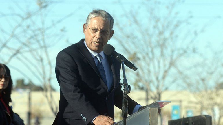 Pechi mantiene el misterio, no descartó a Crexell y dijo que el MPN está agotado