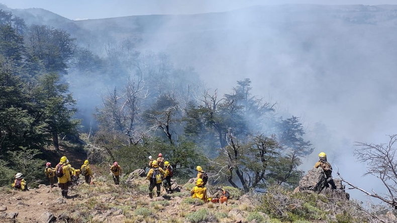 Todavía hay riesgo de que se reactive el incendio en Aluminé