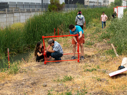 Plataforma de acceso que facilita la mantención del canal y reducen el riesgo de nuevos vertidos ilegales.Ciudad Emergente Plataforma de acceso que facilita la mantención del canal y reducen el riesgo de nuevos vertidos ilegales.Ciudad Emergente