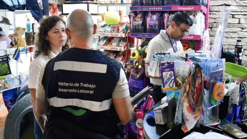 Se revelaron distintas situaciones respecto a las situaciones laborales. | LM Neuquen Se revelaron distintas situaciones respecto a las situaciones laborales.