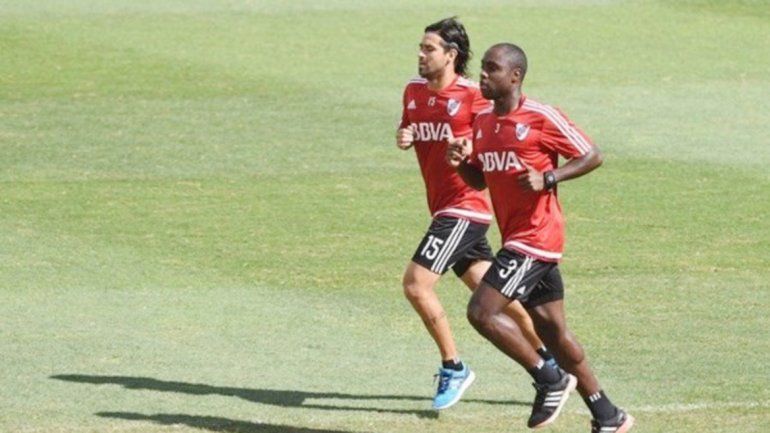 Pisculichi y el defensor colombiano forman parte de la delegación.