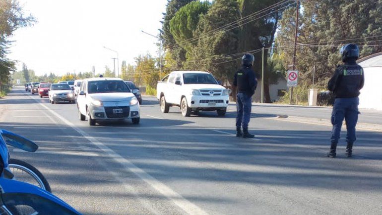 Rutas colmadas hacia la cordillera: pasan entre 30 y 40 autos por minuto