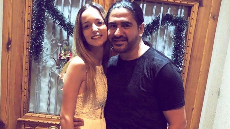 El líder de Ráfaga se casó con su novia 20 años menor