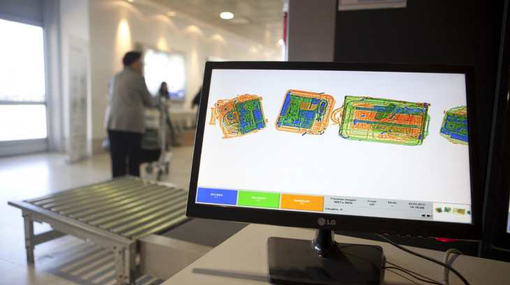 No traslades frutas frescas: consume antes de cruzar y protege el estatus libre de mosca en Mendoza y San Juan. Foto: Senasa No traslades frutas frescas: consume antes de cruzar y protege el estatus libre de mosca en Mendoza y San Juan. Foto: Senasa
