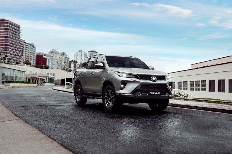 Toyota SW4