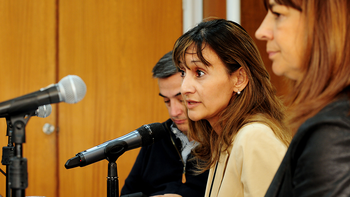 Cecilia Bercovich, designada para la Tesorería General, al hablar en la Legislatura. Cecilia Bercovich, designada para la Tesorería General, al hablar en la Legislatura.