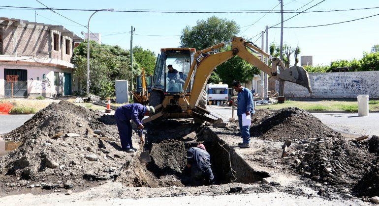 Cortan calles del barrio Belgrano por una obra pluvial