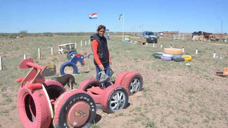 Hizo una placita en una toma con cubiertas viejas