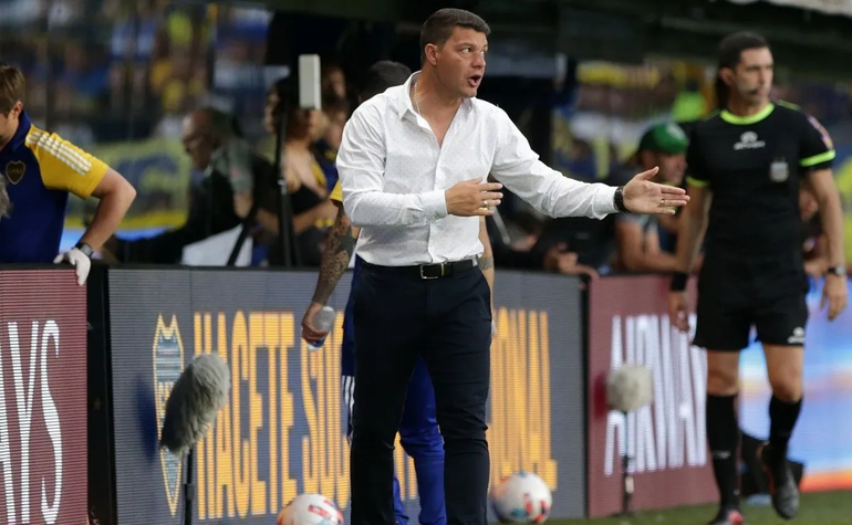 Escándalo: crack se le plantó a Battaglia y lo limpiaron