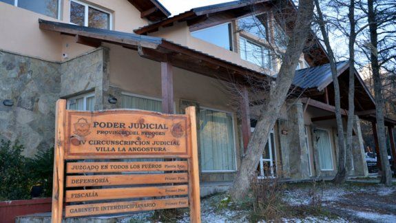 Trabajo comunitarios para el joven que apareció desnudo en una casa