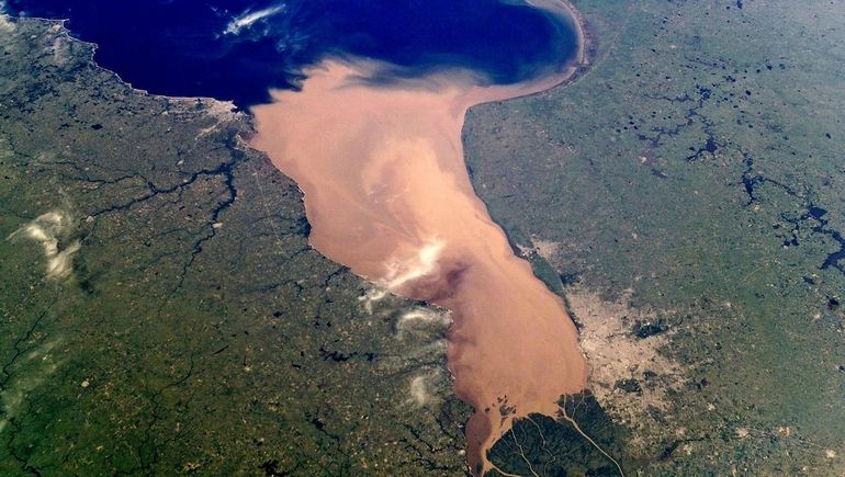 Cada tonalidad del Río de la Plata se traduce en notas musicales