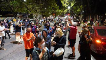 nuevos cacerolazos en caba: vecinos rechazan el fallo que ordeno suspender la presencialidad nuevos cacerolazos en caba: vecinos rechazan el fallo que ordeno suspender la presencialidad