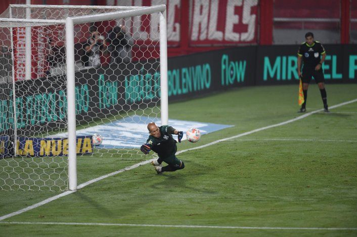 Sosa le atajó un penal a Villa y el Rojo y Boca empataron 1 a 1