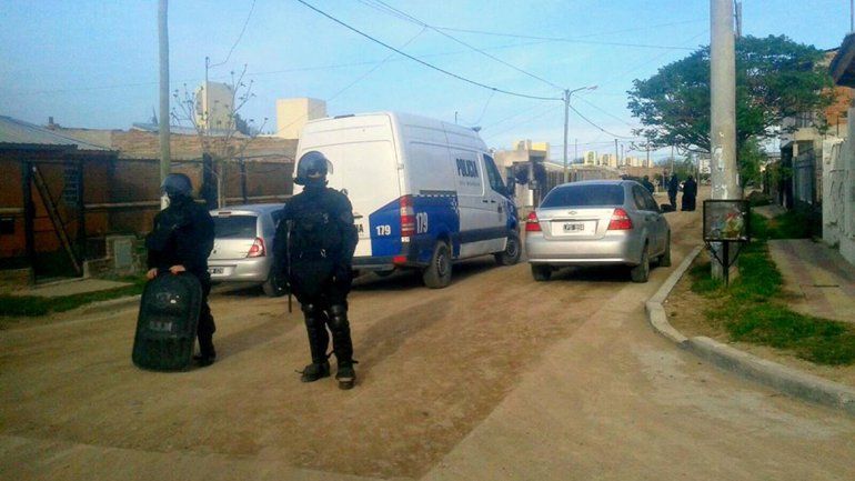 Allanaron la casa de un policía por el ataque a Liria