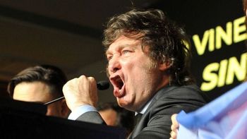 temor libertario: una encuesta deja a javier milei afuera del balotaje temor libertario: una encuesta deja a javier milei afuera del balotaje