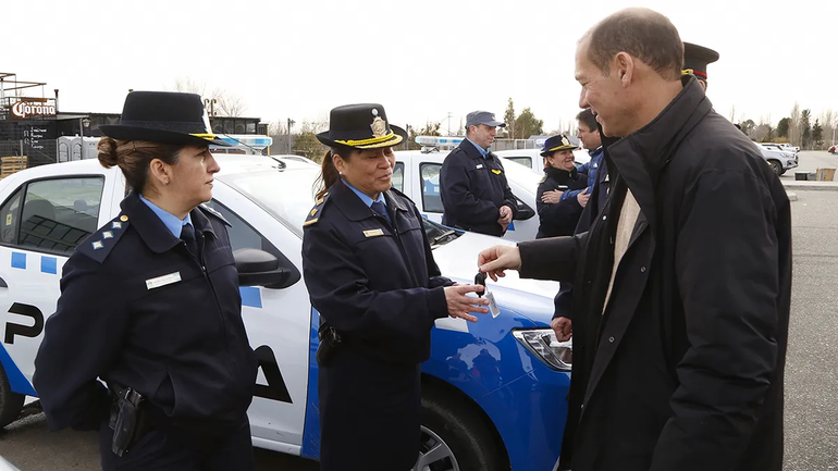 Entregaron 37 nuevos vehículos para seguridad en Neuquén
