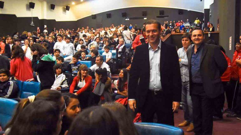 Buscan acercar a los chicos al cine con la música de las películas