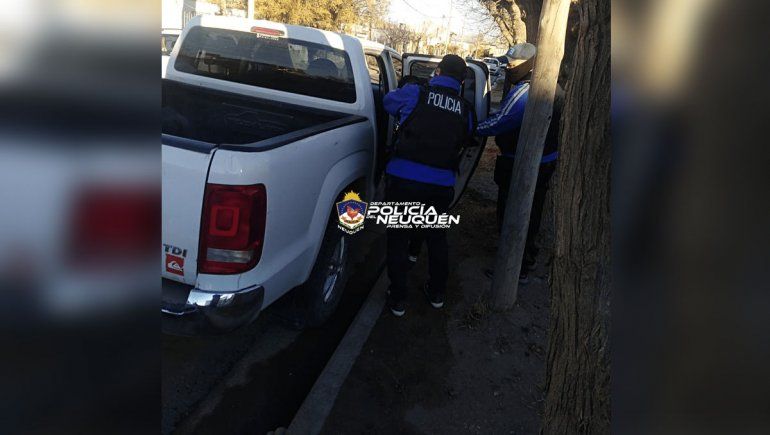 Descubrieron que abusaba de su hijastra de 6 años y se fugó