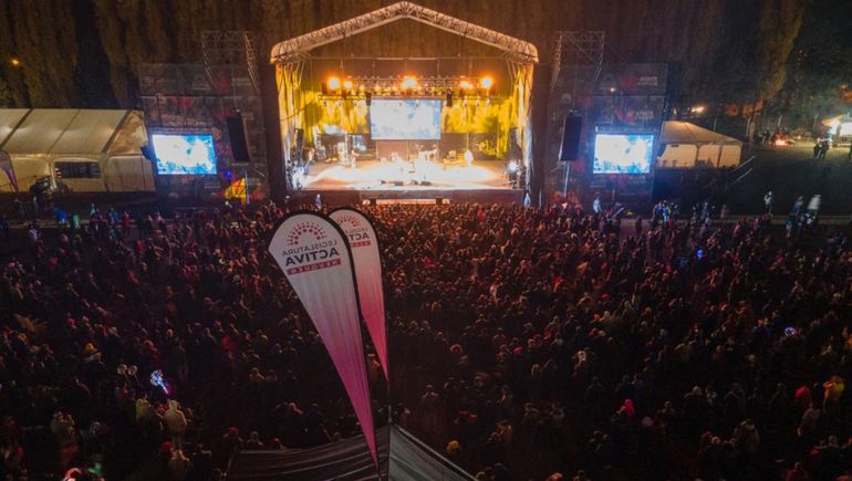 Aluminé vibró con un pogo chamamecero en plena fiesta