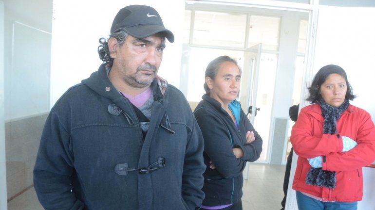 Los familiares de la nena que denunció el abuso junto a los padres de otros alumnos pidieron la renuncia de la directora de la Escuela 356.&nbsp;