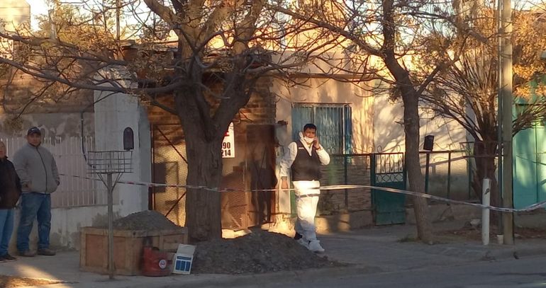Asesinaron a un hombre en una casa de Cipolletti