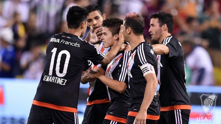 Las figuras de River apoyan al neuquino tras una noche en la que mostró clase y falló un penal.&nbsp;