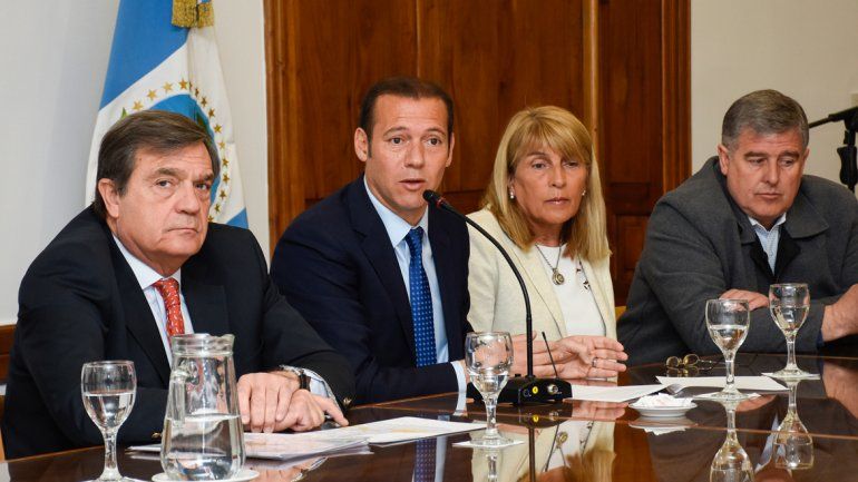 Saggese (GyP) y Gutiérrez junto a dos candidatos del MPN