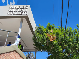 Se voló una tela del CCC y ocasionó un corte de luz en dos barrios de Cipolletti. Se voló una tela del CCC y ocasionó un corte de luz en dos barrios de Cipolletti.